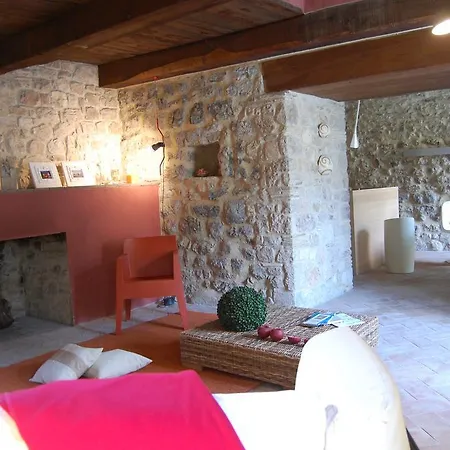 Casa Al Castello Летний дом Кампелло-суль-Клитунно