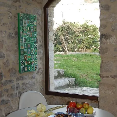 Casa Al Castello Кампелло-суль-Клитунно